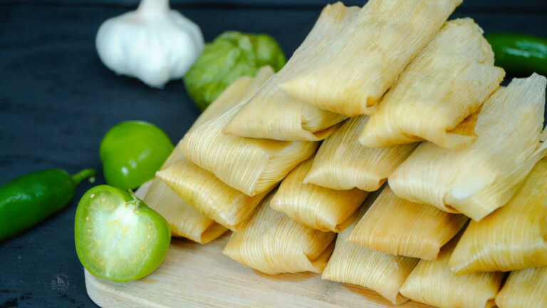 Green chicken tamales picture