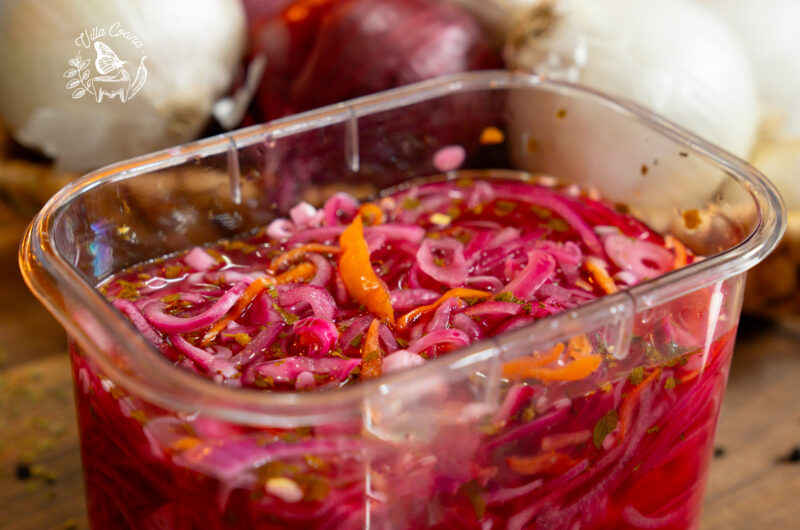 Pickled red onions 