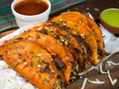 Birria quesa tacos