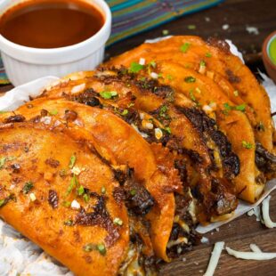 Birria quesa tacos