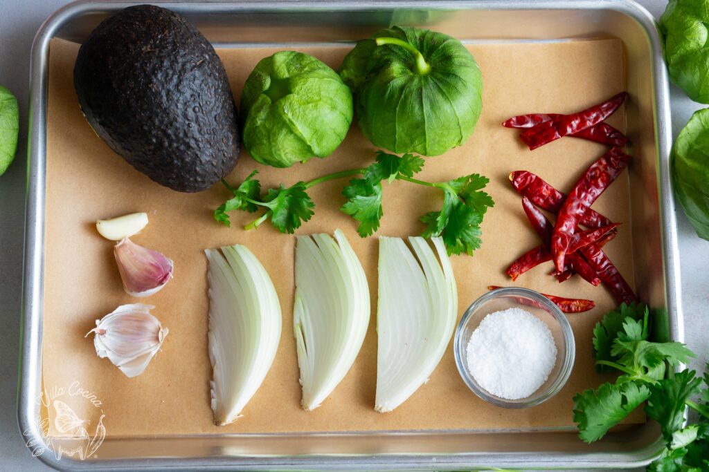 Ingredients for a salsa verde taquera