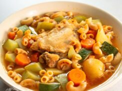 Sopa de coditos - Mexican chicken noodle soup