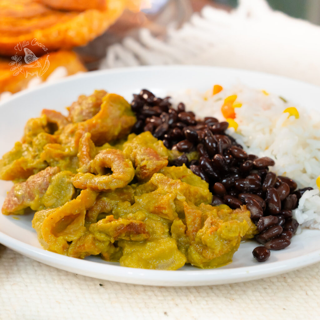 Chicharrones en salsa verde 