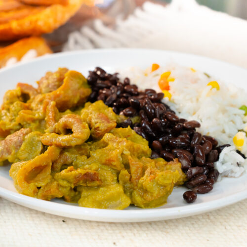 Chicharrones en salsa verde