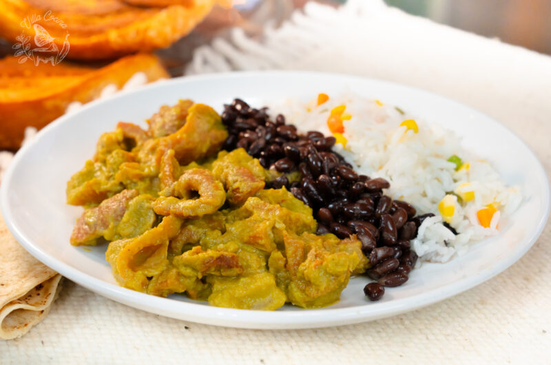 Chicharrones en salsa verde