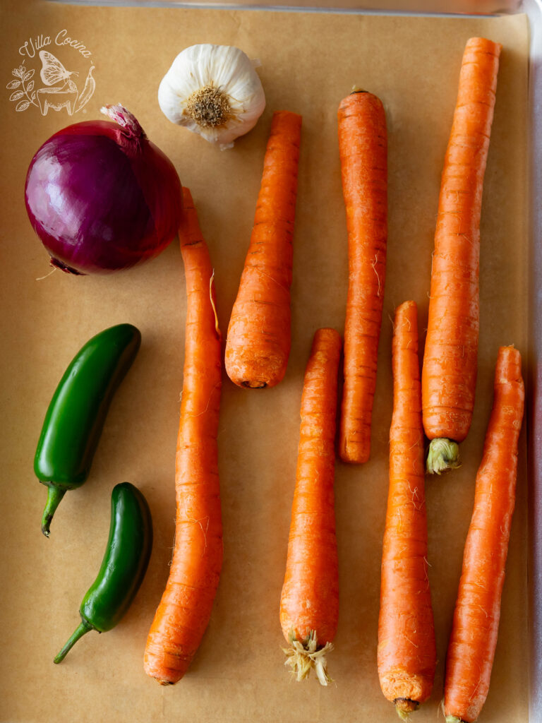 Ingredients for a crunchy and quick pickled carrot recipe